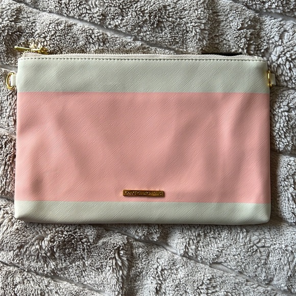 Can’t Clutch This - Camera Clutch - Picture 6 of 6